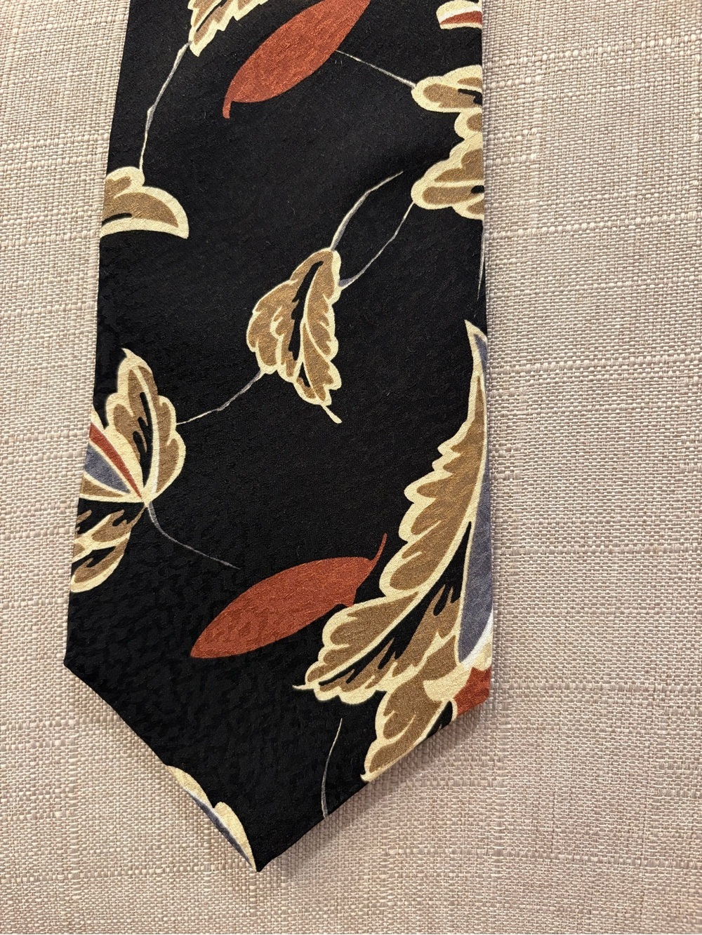 Black Floral-Leaf Men's Tie with Brown Accents